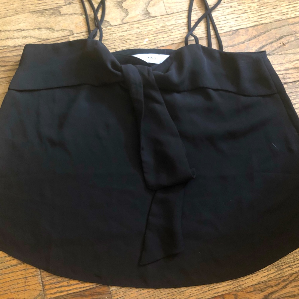 MNG Basics Black Top